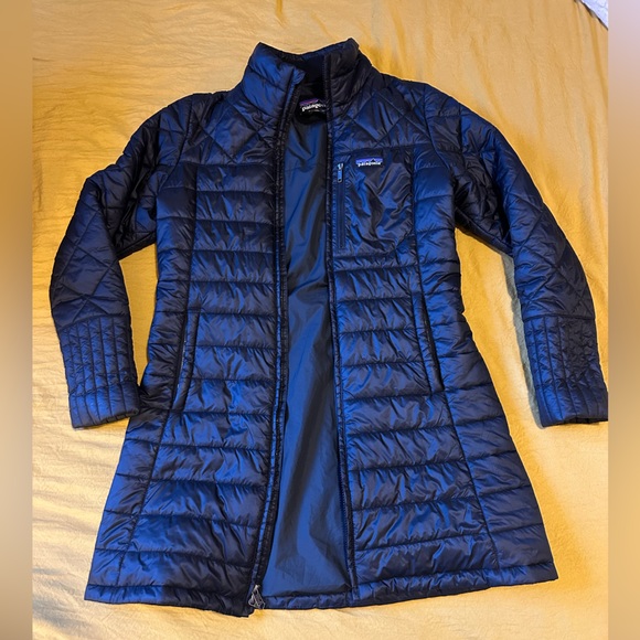 Patagonia Radalie Insulated Parka - Black - Size M - Picture 2 of 4